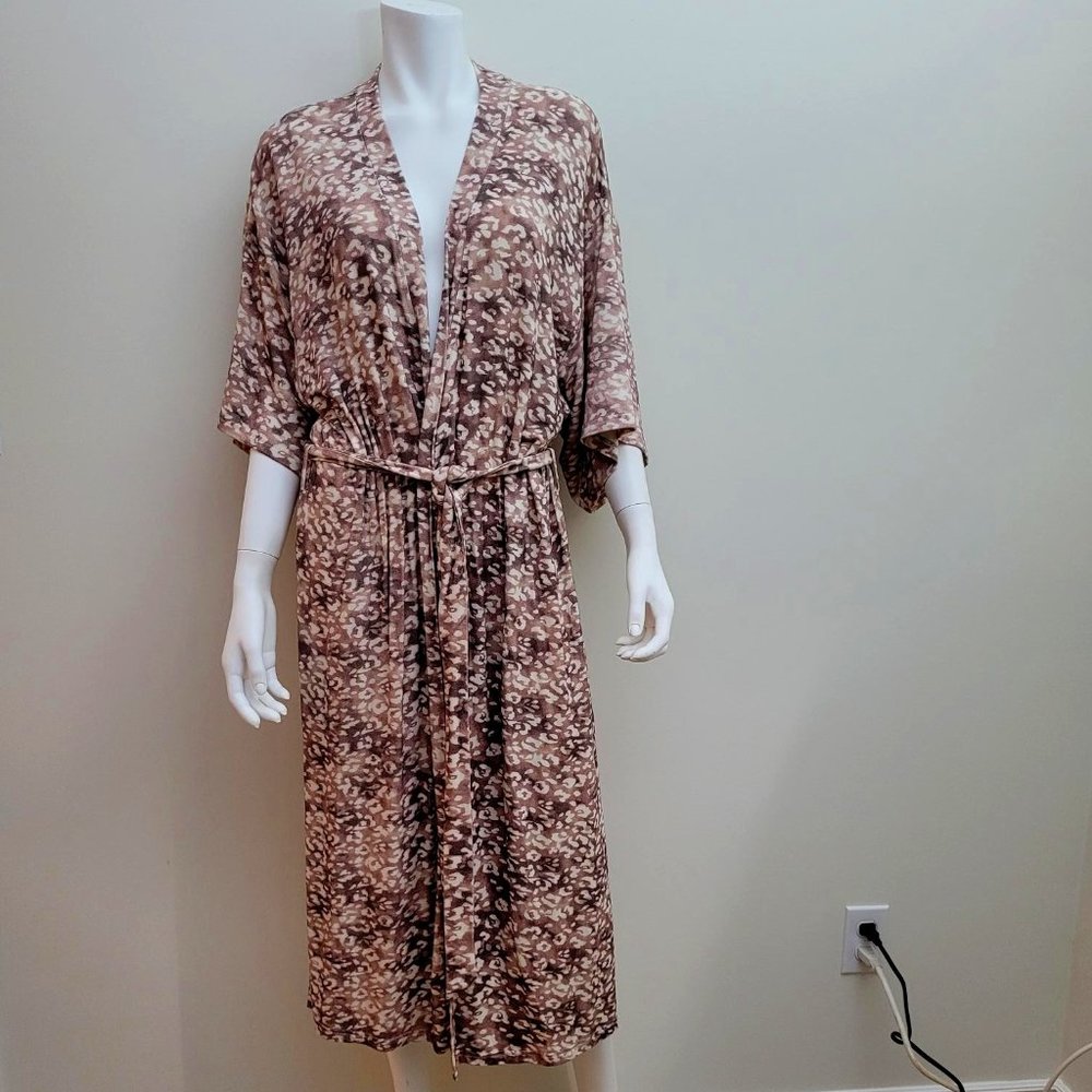 Priv Signature Robe in Leopard print. Size S. NWT